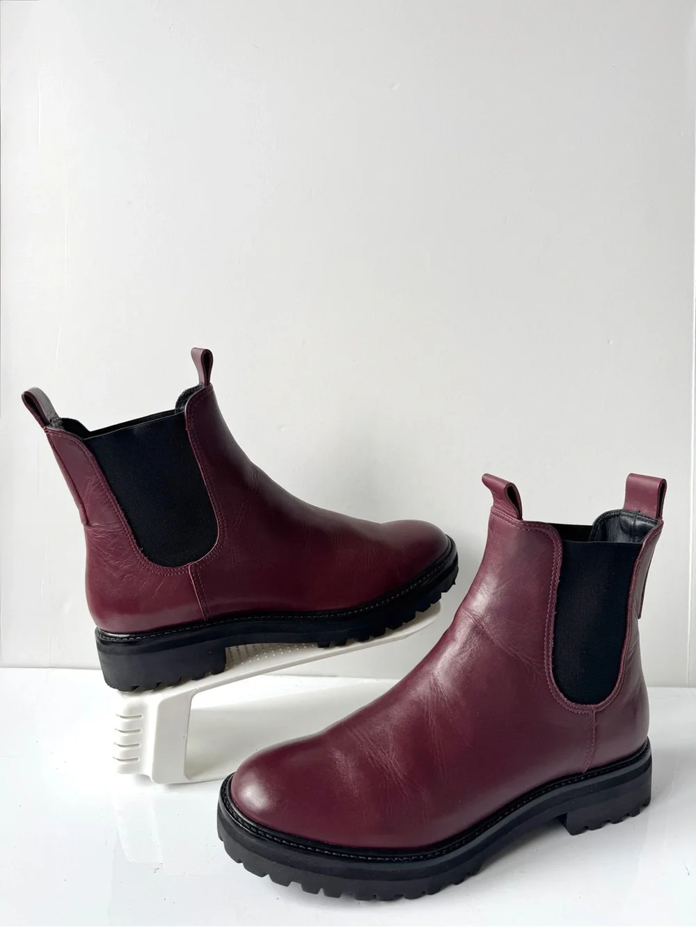 Everlane The Lugsole Chelsea Boots in Bordeaux Size 10.5